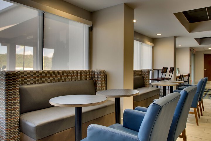 Breakfast/Coffee Service 36 of 60