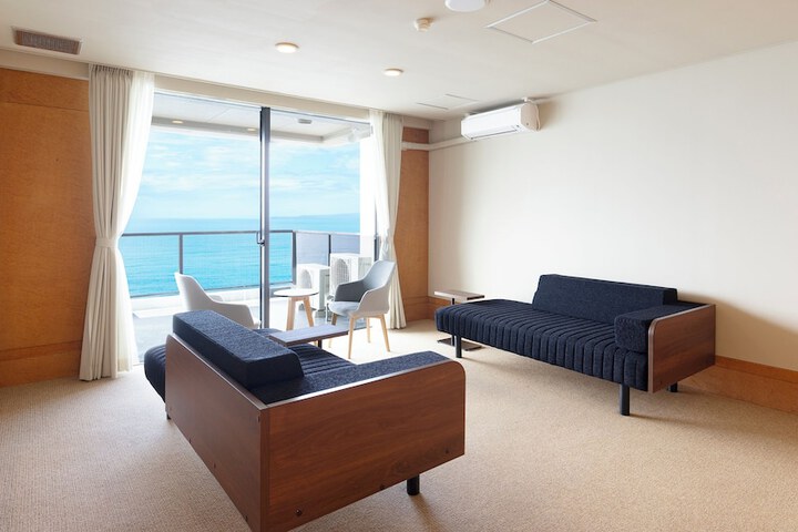 Room 10 of 23