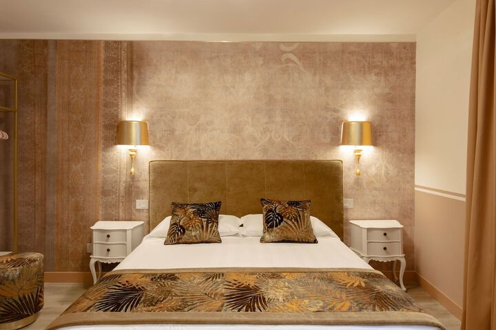 Room 48 of 80