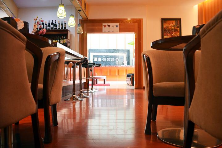 Lounge 45 of 66