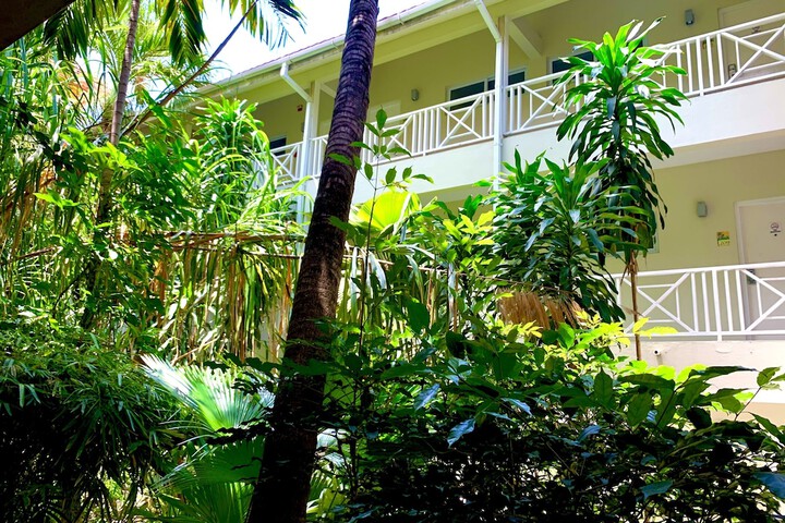 Hotel Exterior 82 of 91