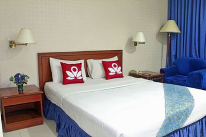 Room 8 of 25
