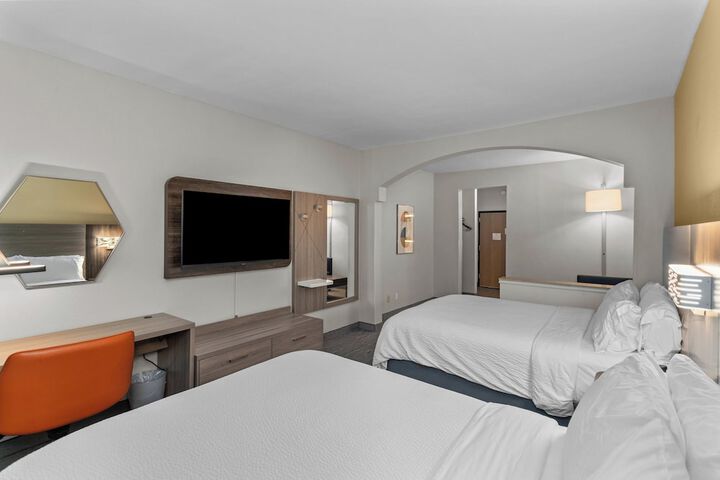 Room 14 of 66