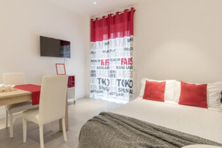 Room 9 of 37