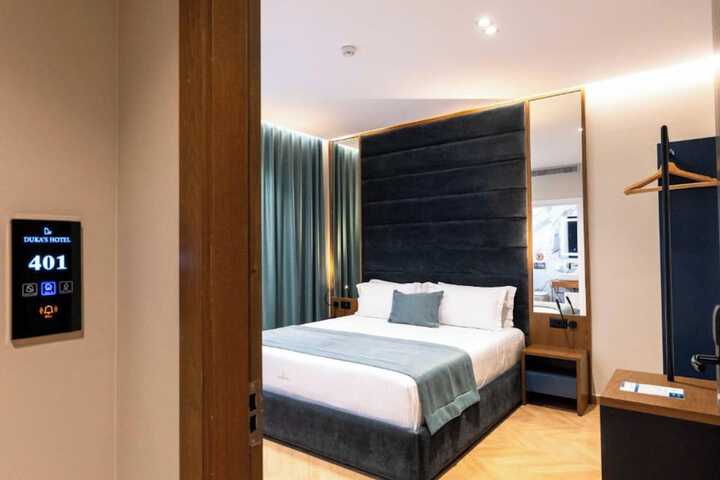 Room 18 of 265