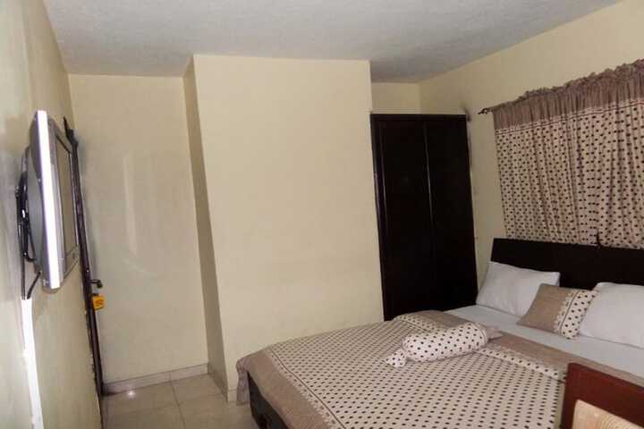 Room 3 of 50