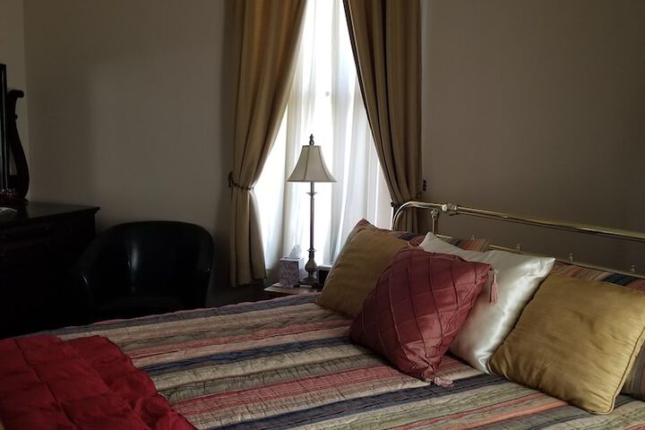 Room 13 of 32