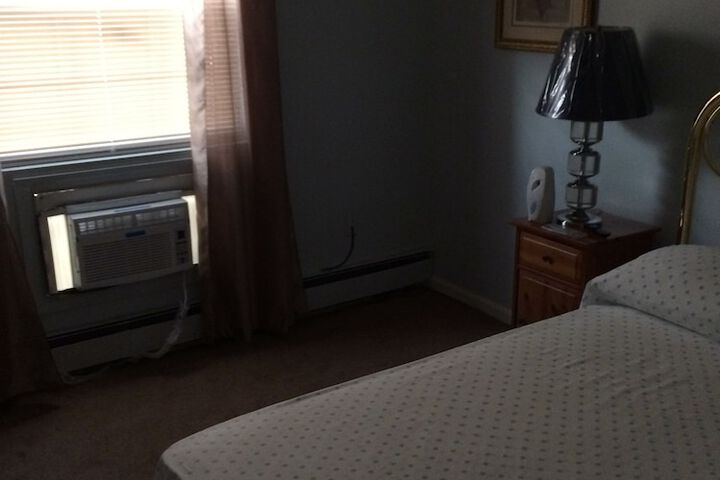Room 13 of 26