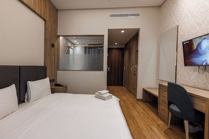 Room 9 of 41