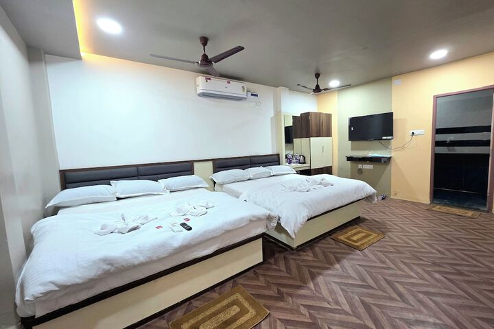Room 9 of 24