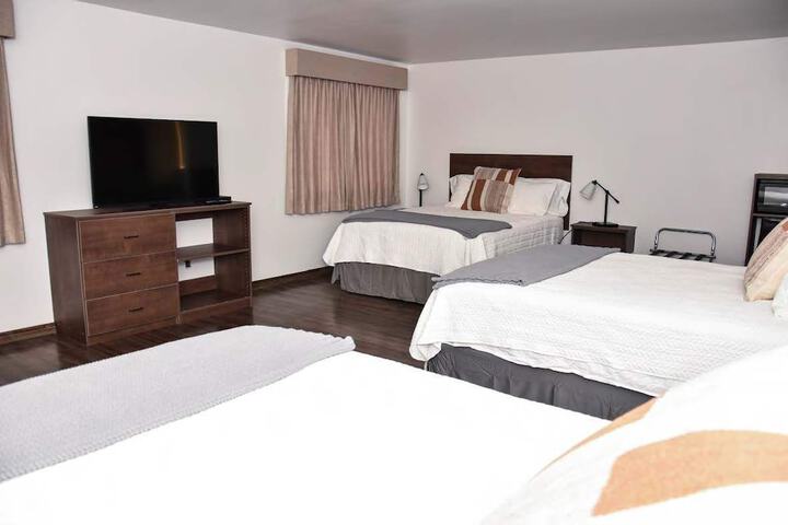Room 2 of 16