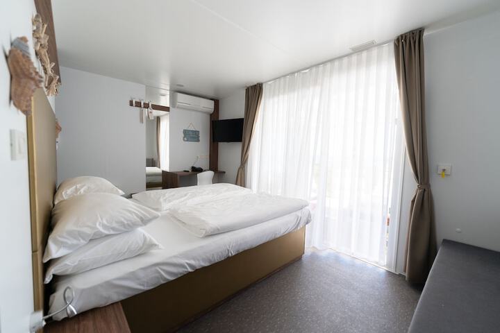 Room 20 of 79