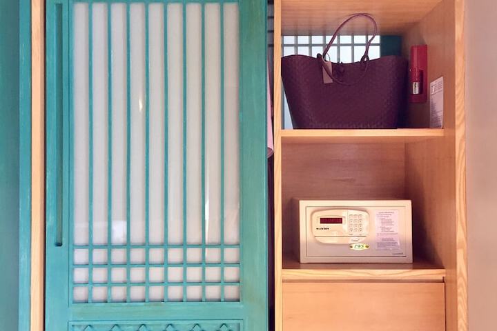 Room 42 of 128