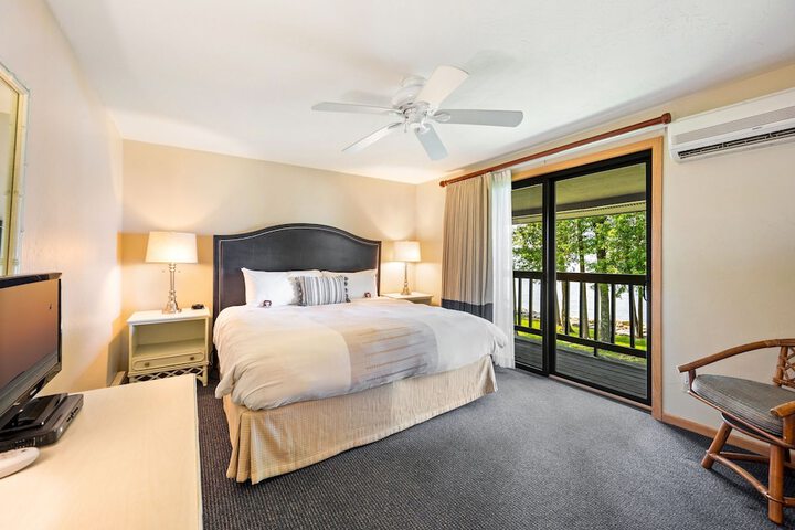 Room 10 of 43