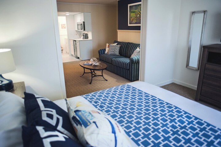 Room 16 of 53