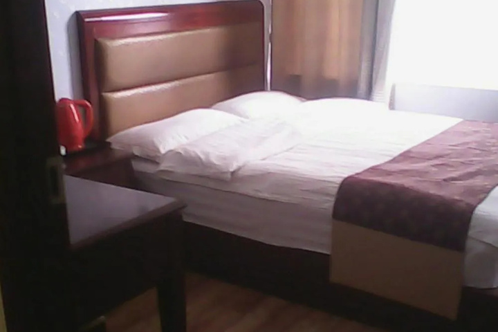 Room 3 of 6