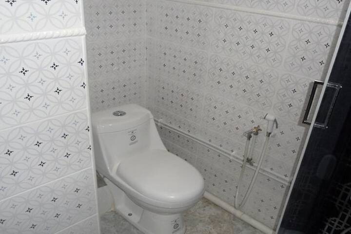 Room 15 of 18