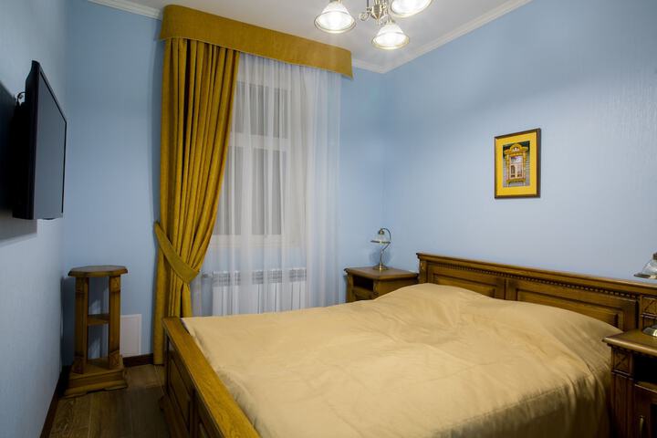 Room 10 of 38