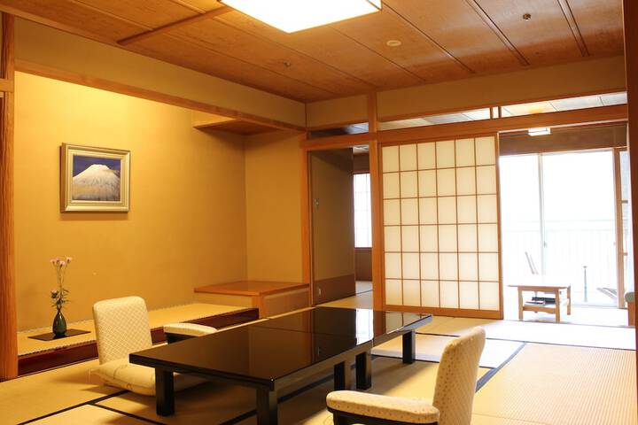 Room 22 of 111