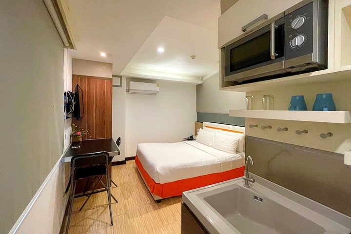 Room 13 of 31