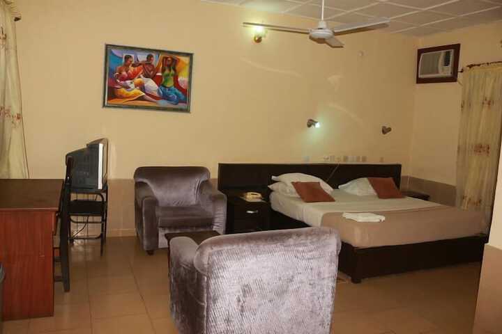 Room 13 of 15