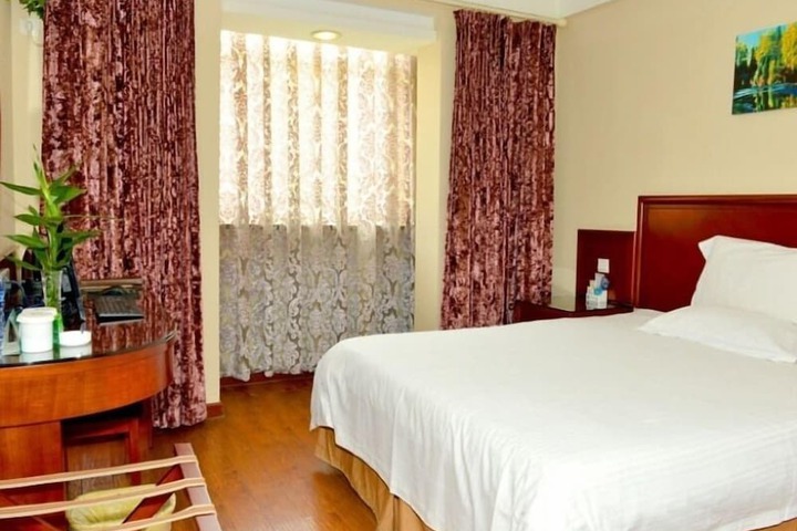 Room 8 of 72