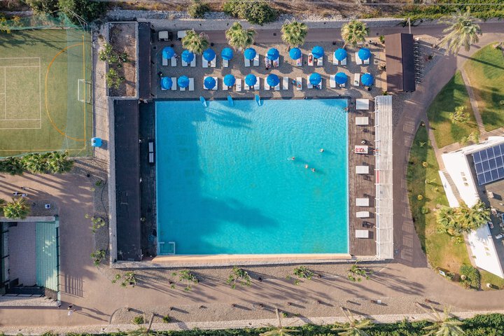 Hotel Pool