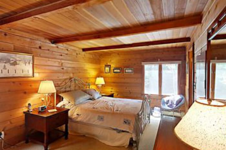 Room 11 of 24