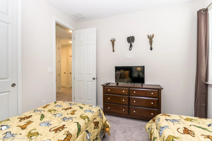 Room 3 of 23