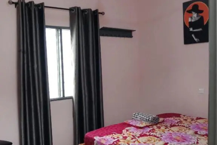 Room 5 of 11