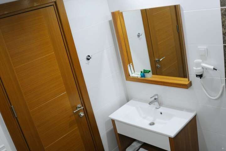 Room 28 of 72