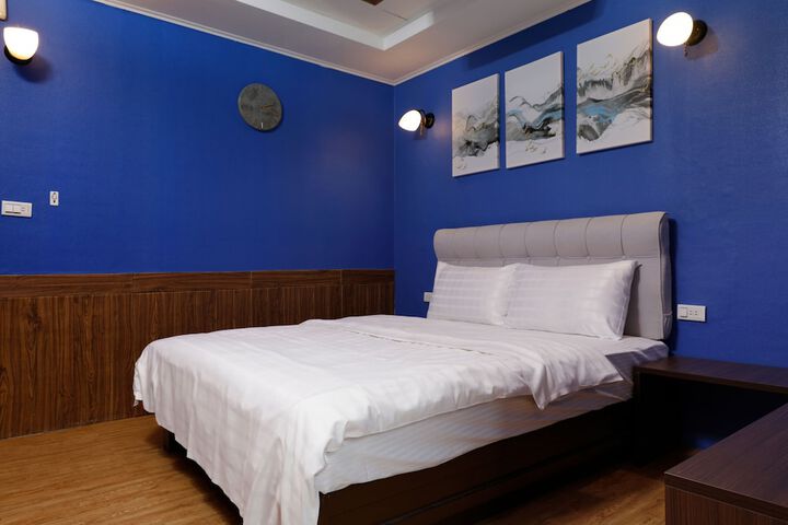 Room 79 of 232