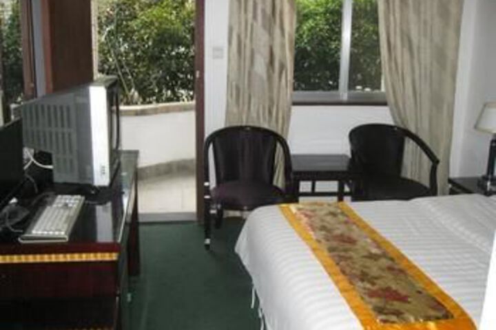 Room 10 of 23