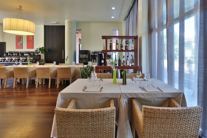 Dining 50 of 75