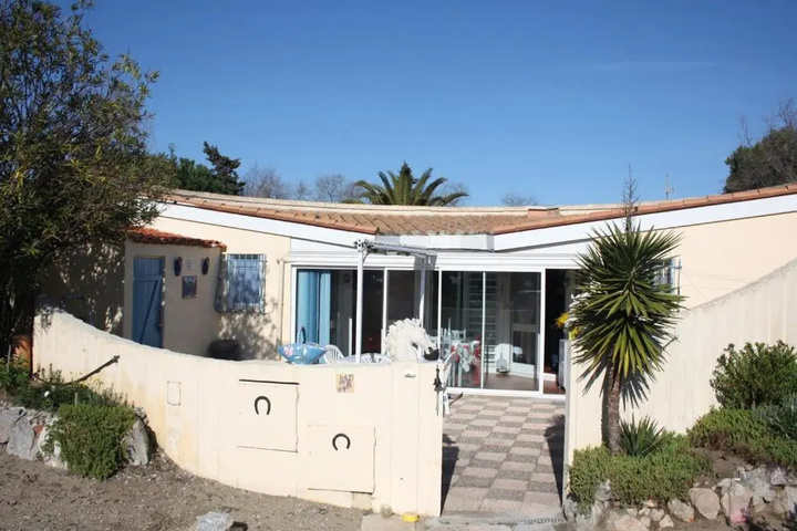 Exterior of Maison Torreilles 3 pièces, 6 personnes - FR-1-530-53