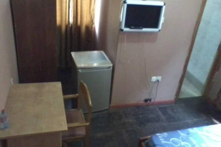 Room 10 of 29