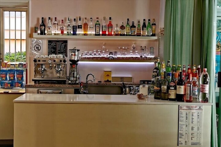 Lounge 105 of 108