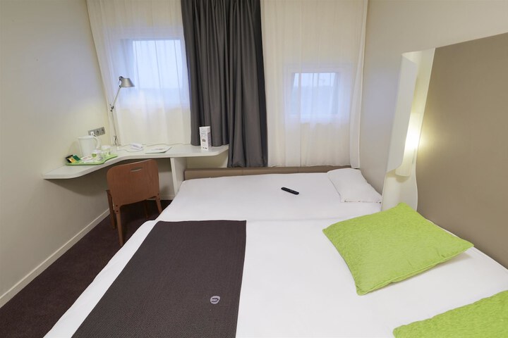 Room 8 of 39