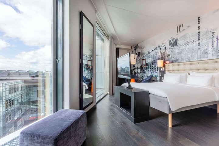 Room 29 of 214
