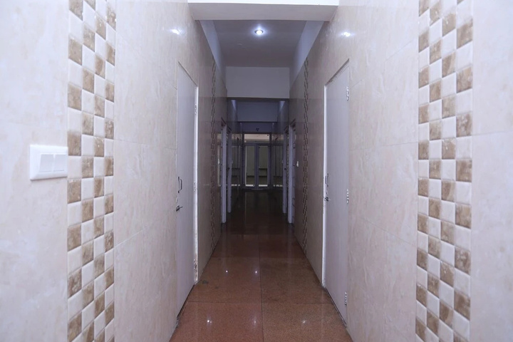 Room 13 of 19