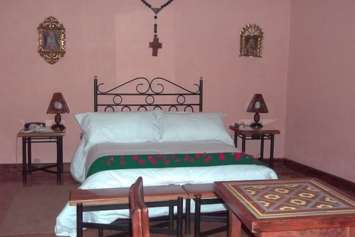 Room 3 of 68