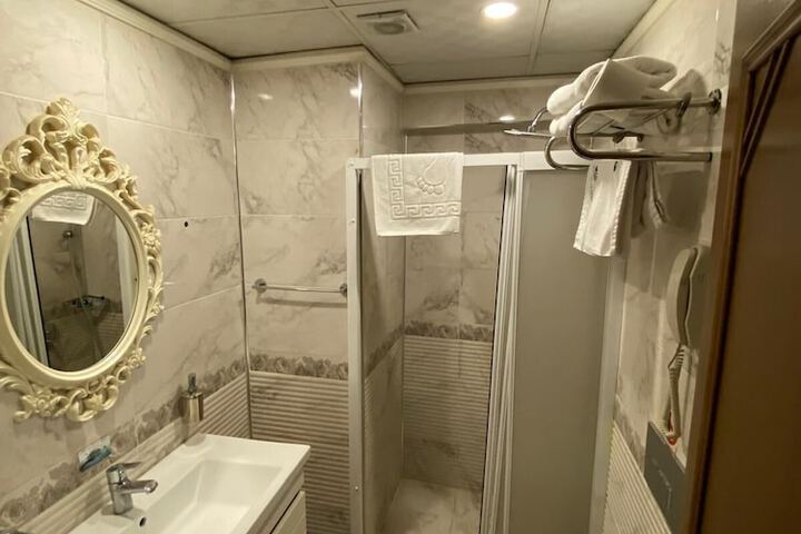 Room 21 of 46