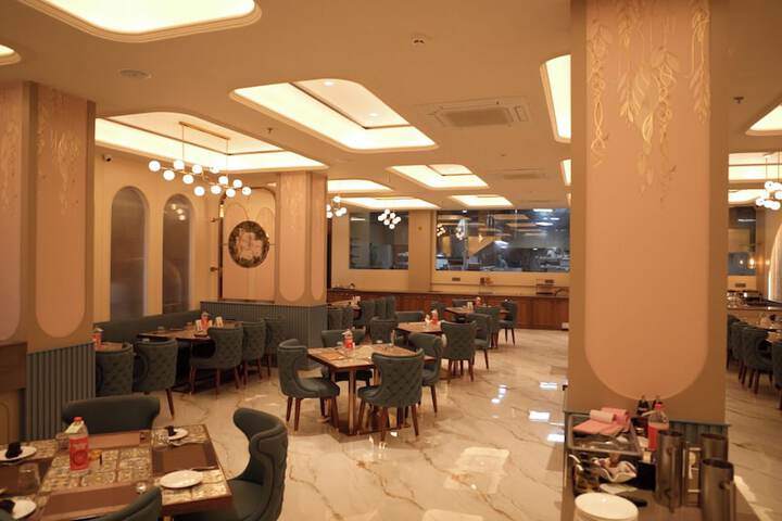 Dining 59 of 87