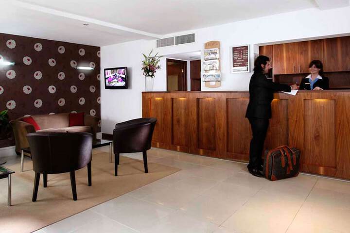 Guest Lobby