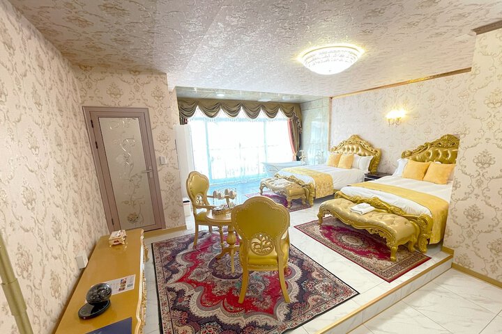 Room 75 of 185