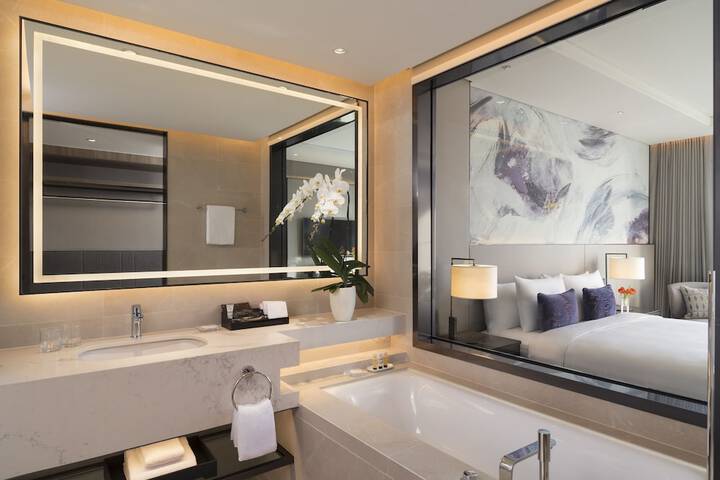 Room 32 of 110