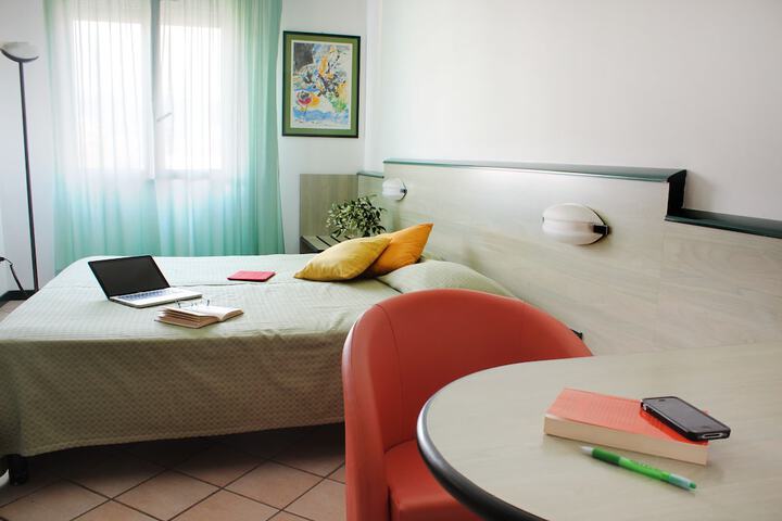 Room 2 of 42