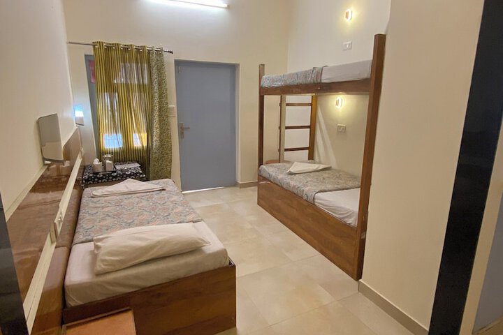 Room 49 of 189