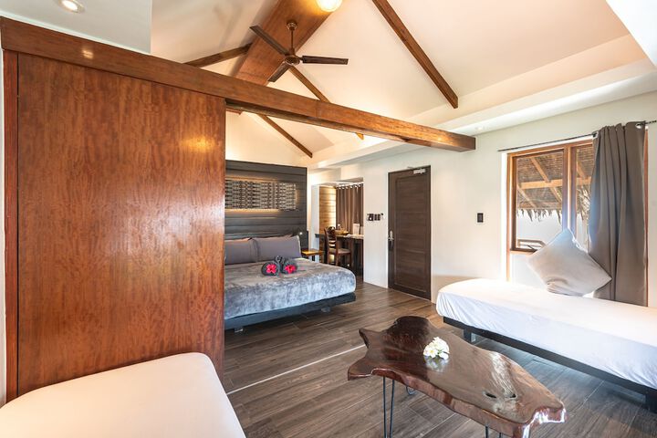 Room 26 of 169
