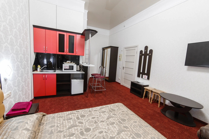 Room 4 of 13